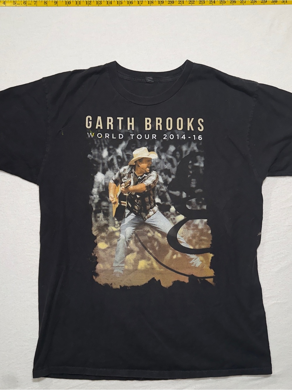 Garth Brooke 2014-2016 tour merch size L